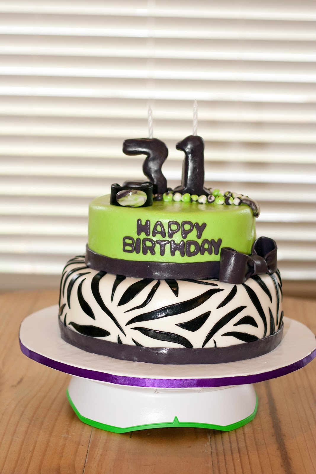 cakes-by-nicola-zebra-stripe-cake
