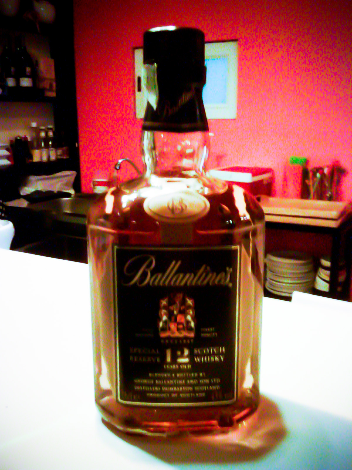 เย็นย่ำก็ร่ำสุรา (แลงมาตอง): Ballantine's 12 year olds 43% เย็นย่ำก็ร่ำสุรา (แลงมาตอง): Ballantine'S 12 Year Olds 43%