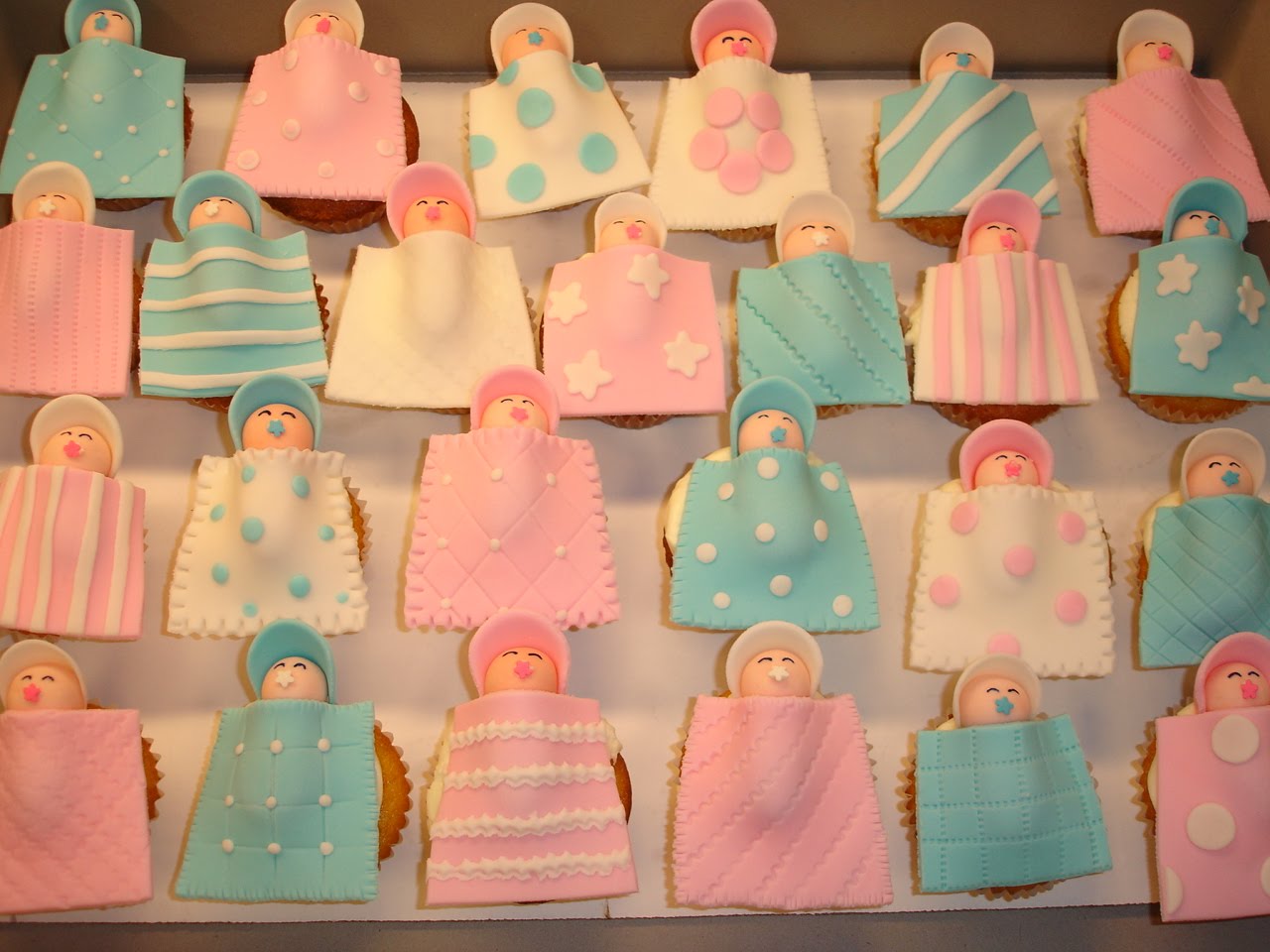 YUM! Cakes by Beth Twins! Cupcake Toppers