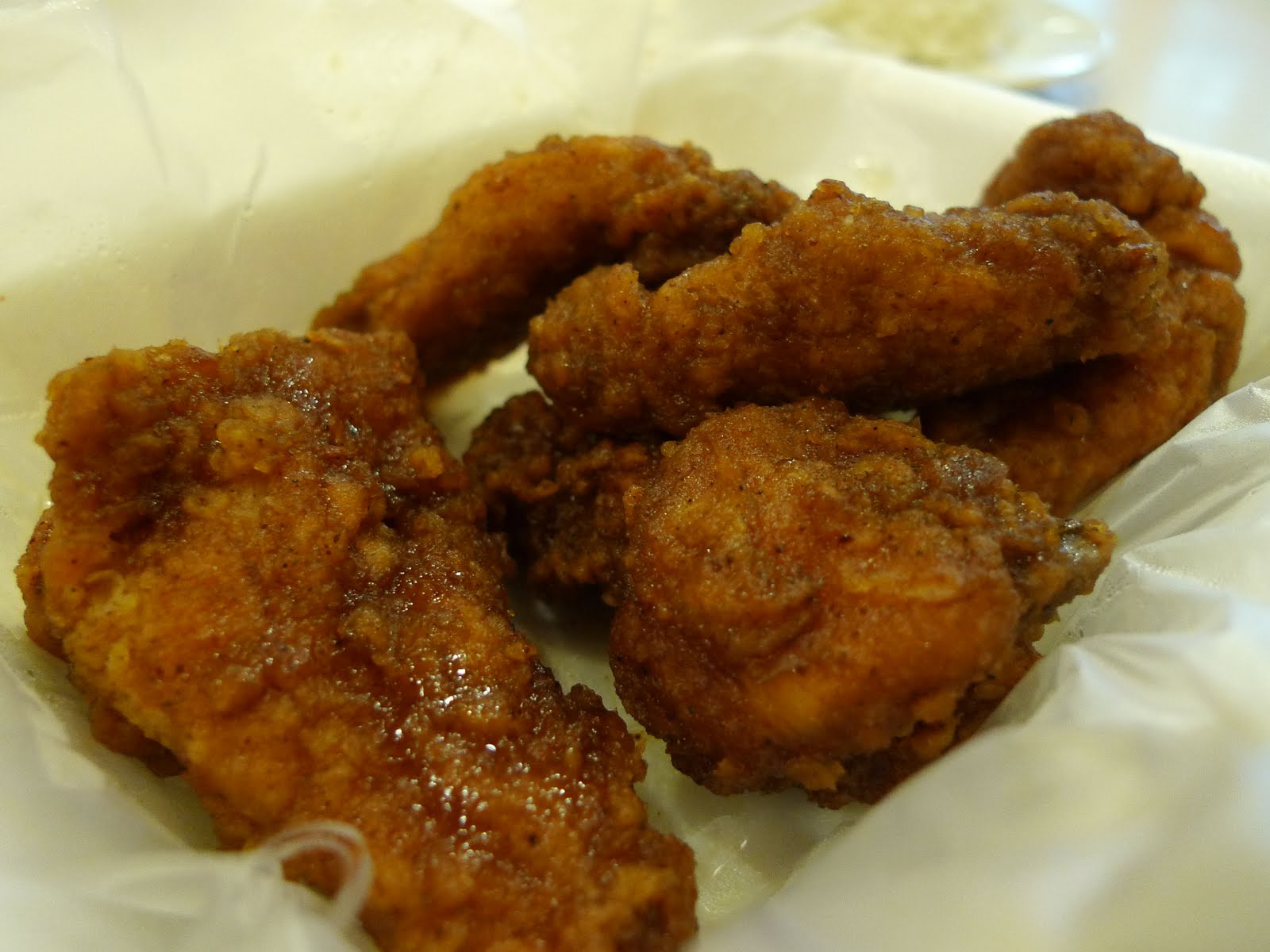 Eats Amazing Flaming Wings