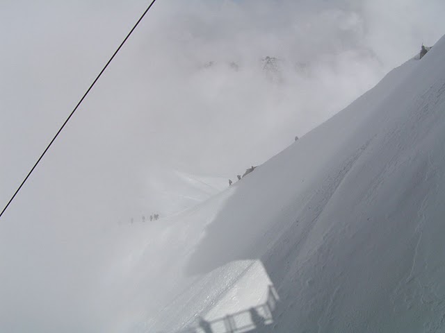 Updates, Live Adi Cusin Iesirea