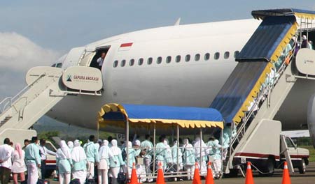 Pesawat Penerbangan Keberangkatan dan Kepulangan Jamaah Haji Indonesia