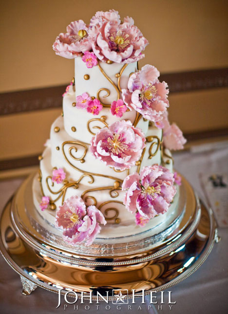 I did find some really beautiful cakes make by some really talented bakers