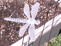 dragonfly solar garden light