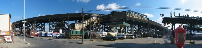 [800px-NYCSub_FG_Smith_9th_pano.jpg]