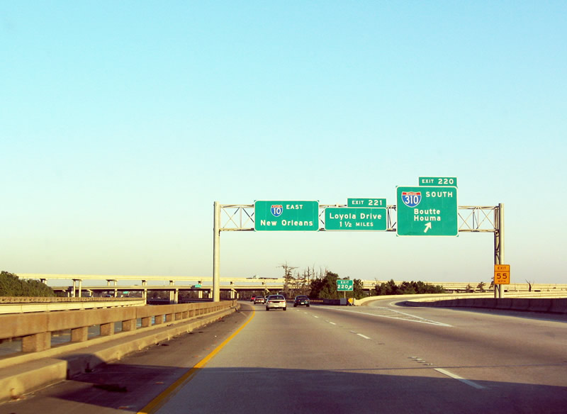 [i-010_eb_exit_220_08.jpeg]