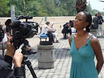 [aa+woman+being+interviewed.jpg]