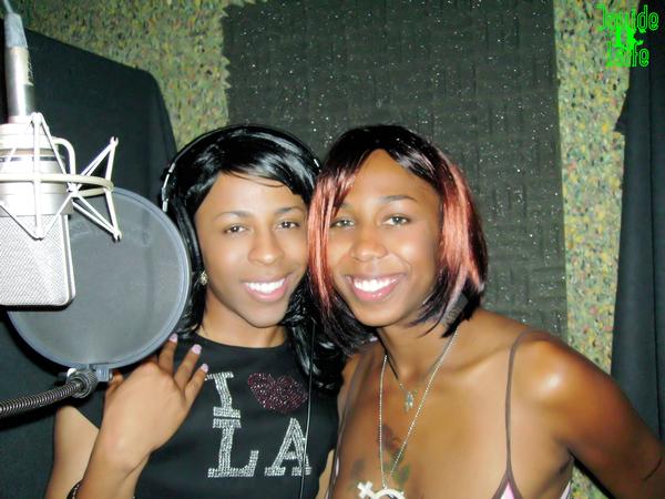 [ts-pam+jones+and+foxxjazell.jpg]