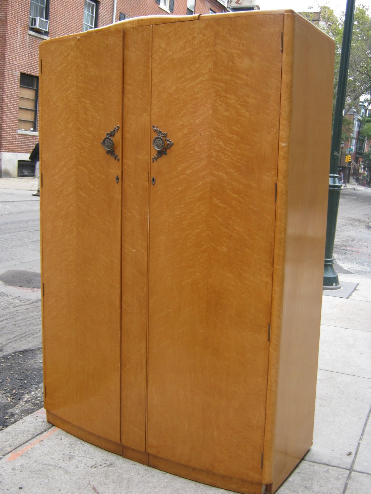 Uhuru Furniture & Collectibles: Birdseye Maple Bedroom Set SOLD
