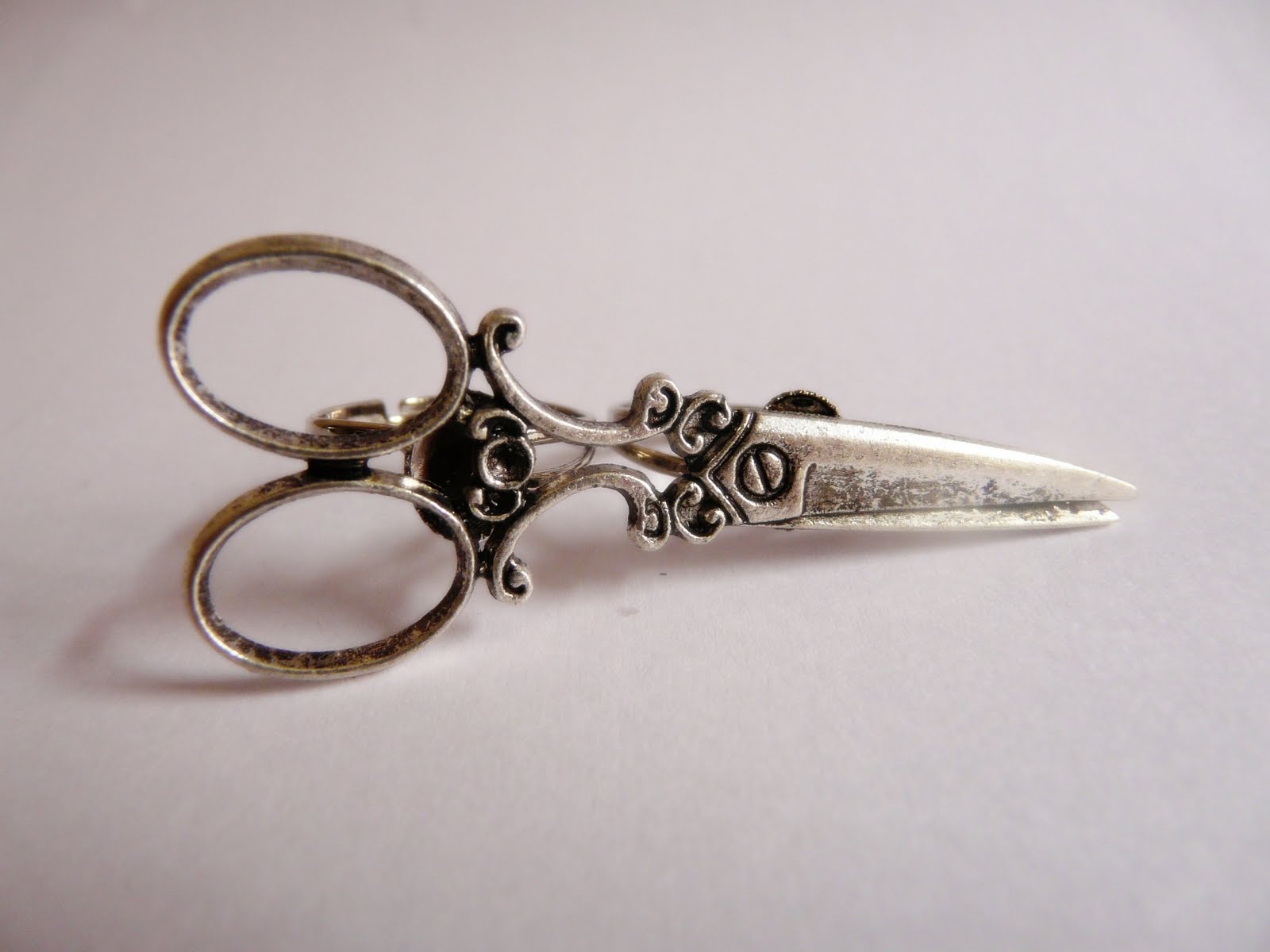 ♥ Treasure Box: Scissors Double Ring