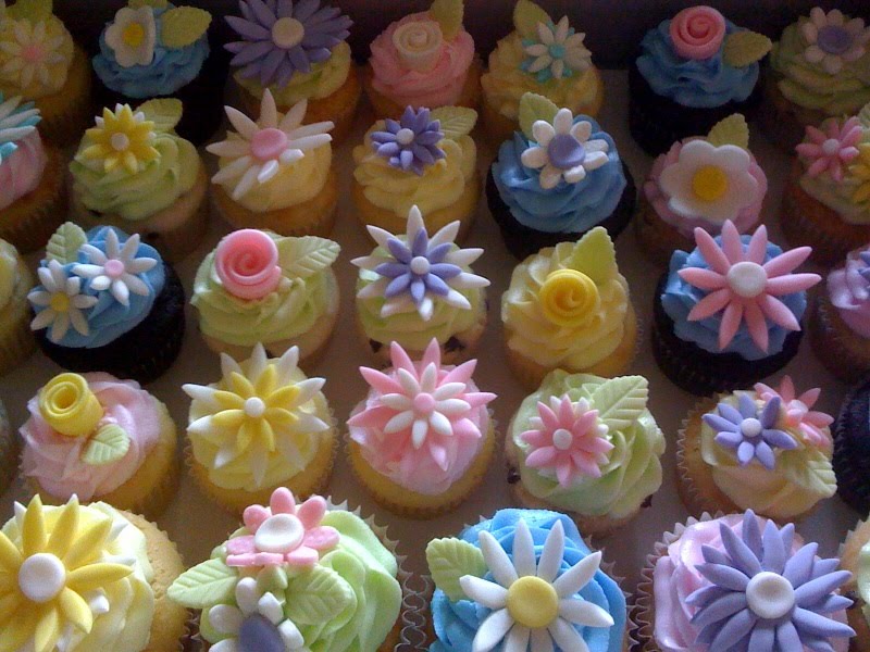 Sweet Melissa's Spring flower birthday cupcakes