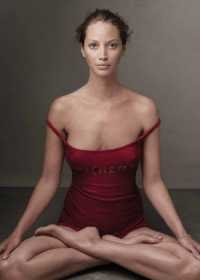 Annie Leibovitz - Christy Turlington photo for Red (2006)