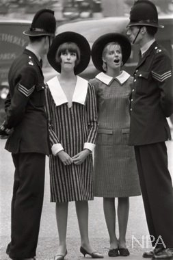 [Melanie+Hampshire+with+Jill+Kennington.jpg]
