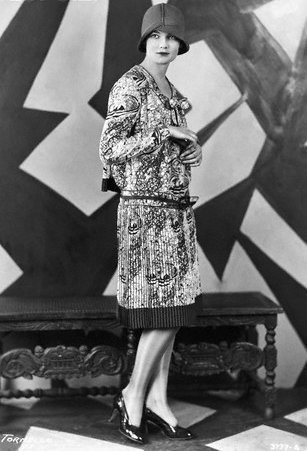 [Flapper_1925.62142358_large.jpg]