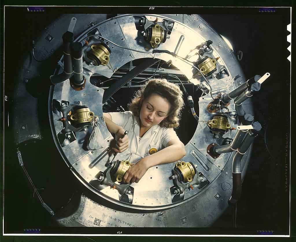 [1940s+glamour+-bomber+work5.jpg]