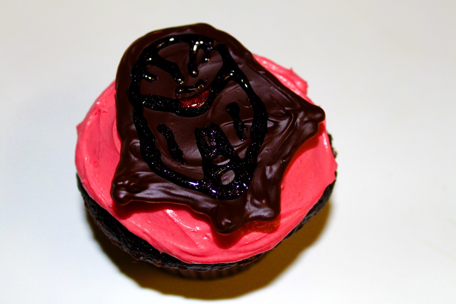 Clutzy Cooking Bleeding Cylon Cupcakes