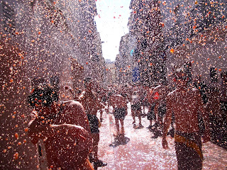 myplaceforenglish-the-tomatina-of-bu-ol-festival-of-international
