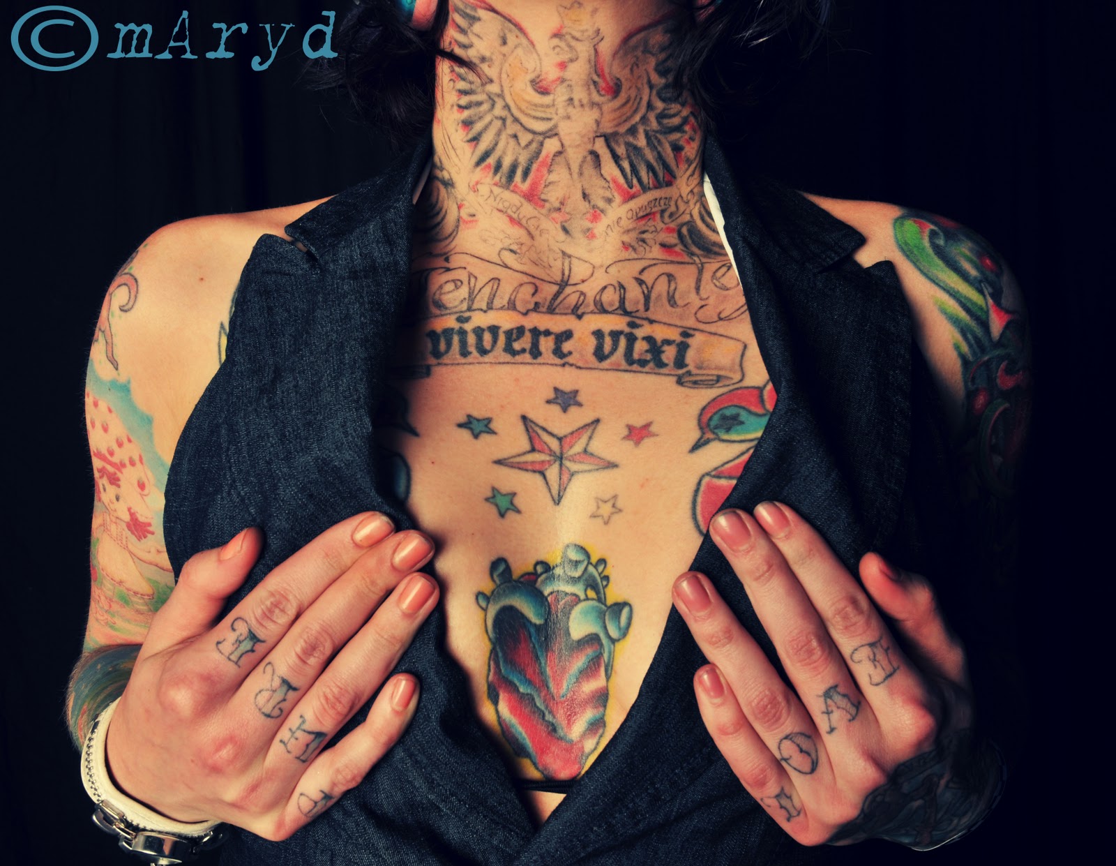 Quixotic as...fuddddge.: Roses Aren't Red, But Mandy Wolak Is True Blue