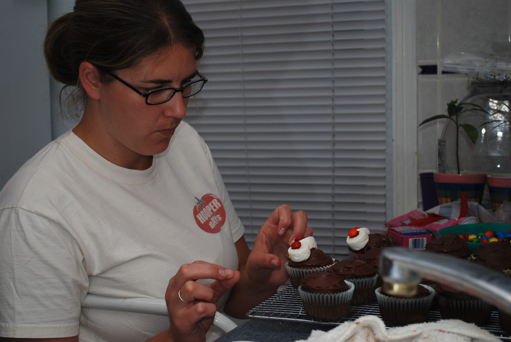 [2008-08-23+spider+cupcakes+007-1.jpg]