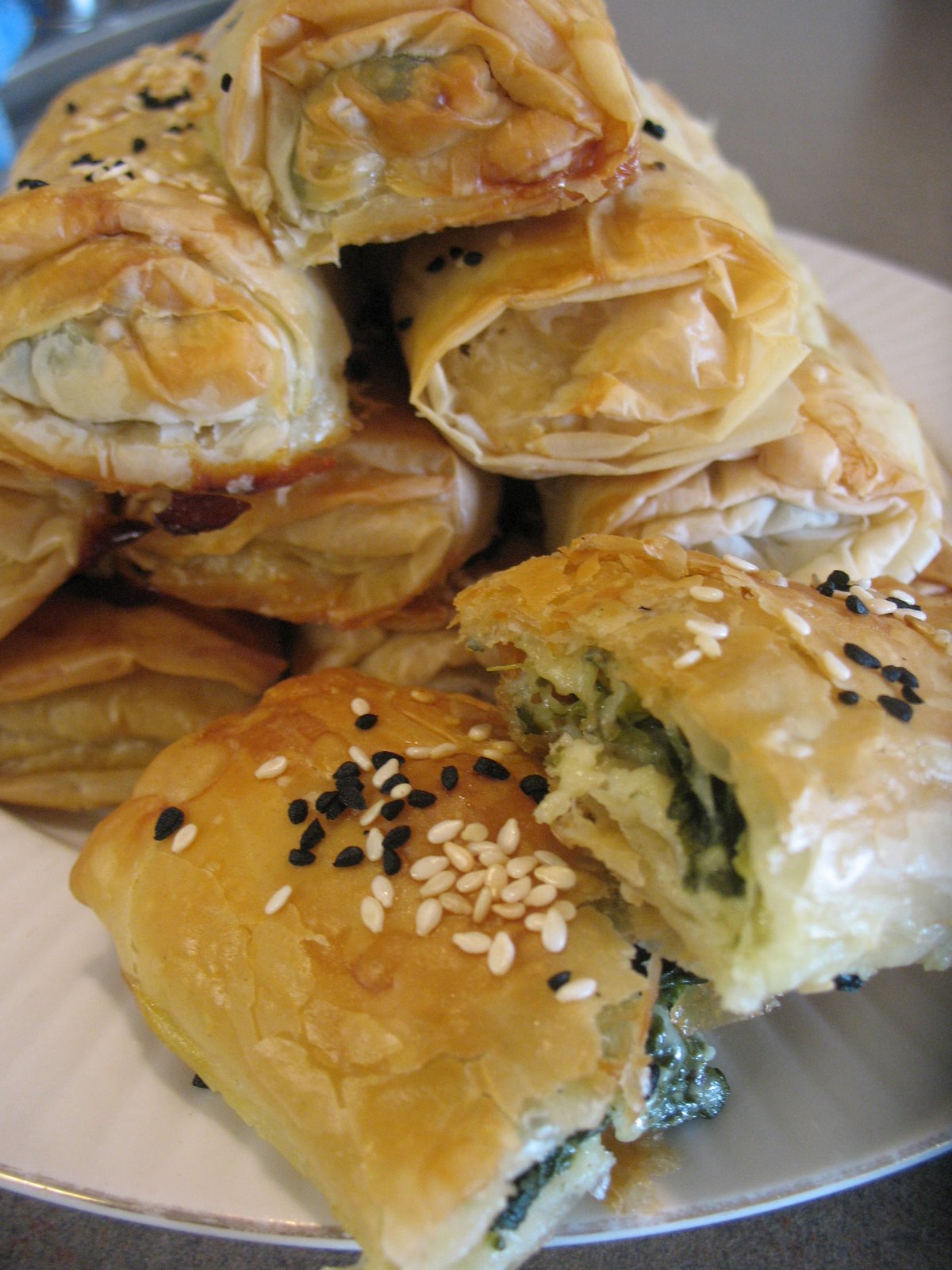 ıspanaklı kol böreği