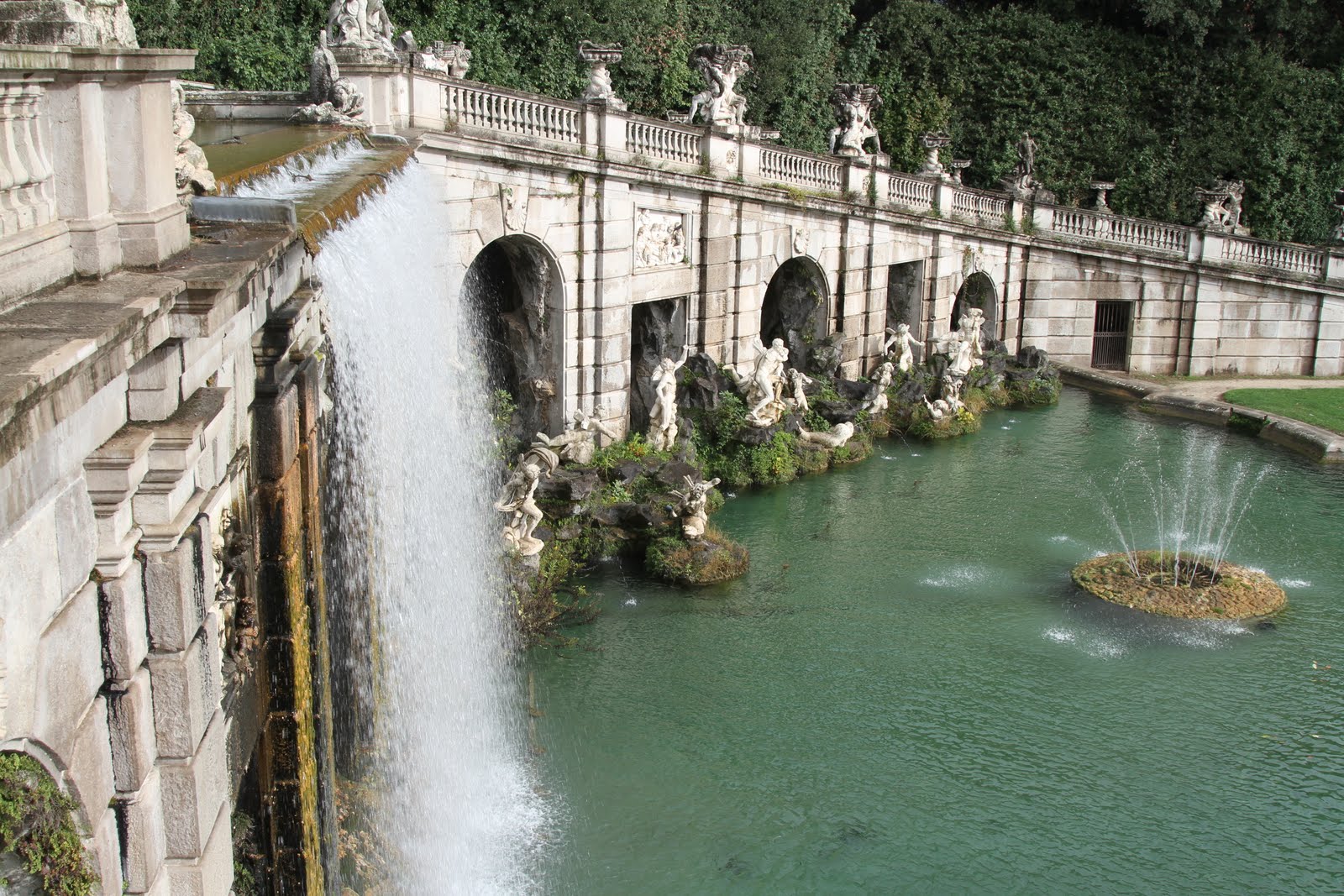 Город казерта в италии