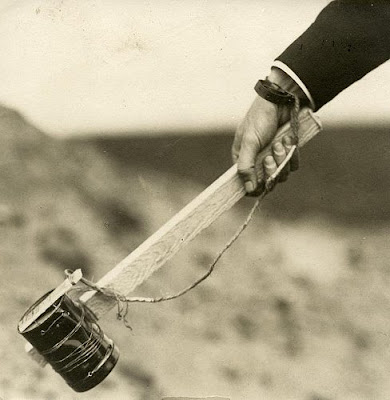 1916 Dutch army exercise (improvised hand grenade)