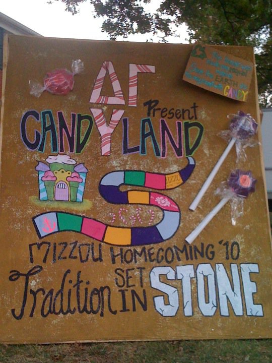 MIZZOU DG house decorations and float deliciously good!