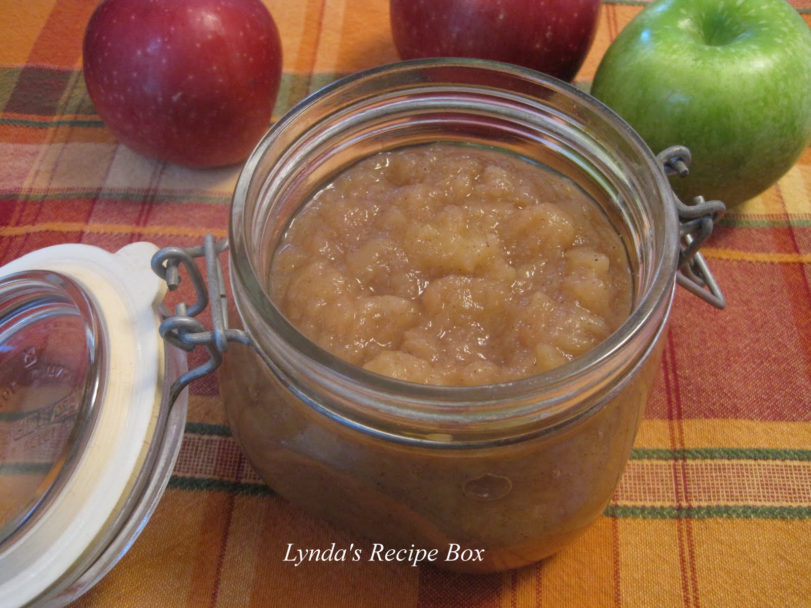 Lynda's Recipe Box Crockpot Applesauce