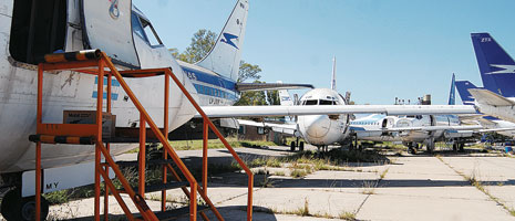 A Desorganização da Aerolineas Argentinas e da Austral - Pagam 300 mil dolares por mês por aviões que não voam