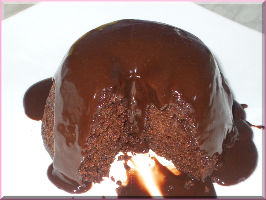 [chocolate+pudding+sliced.jpg]