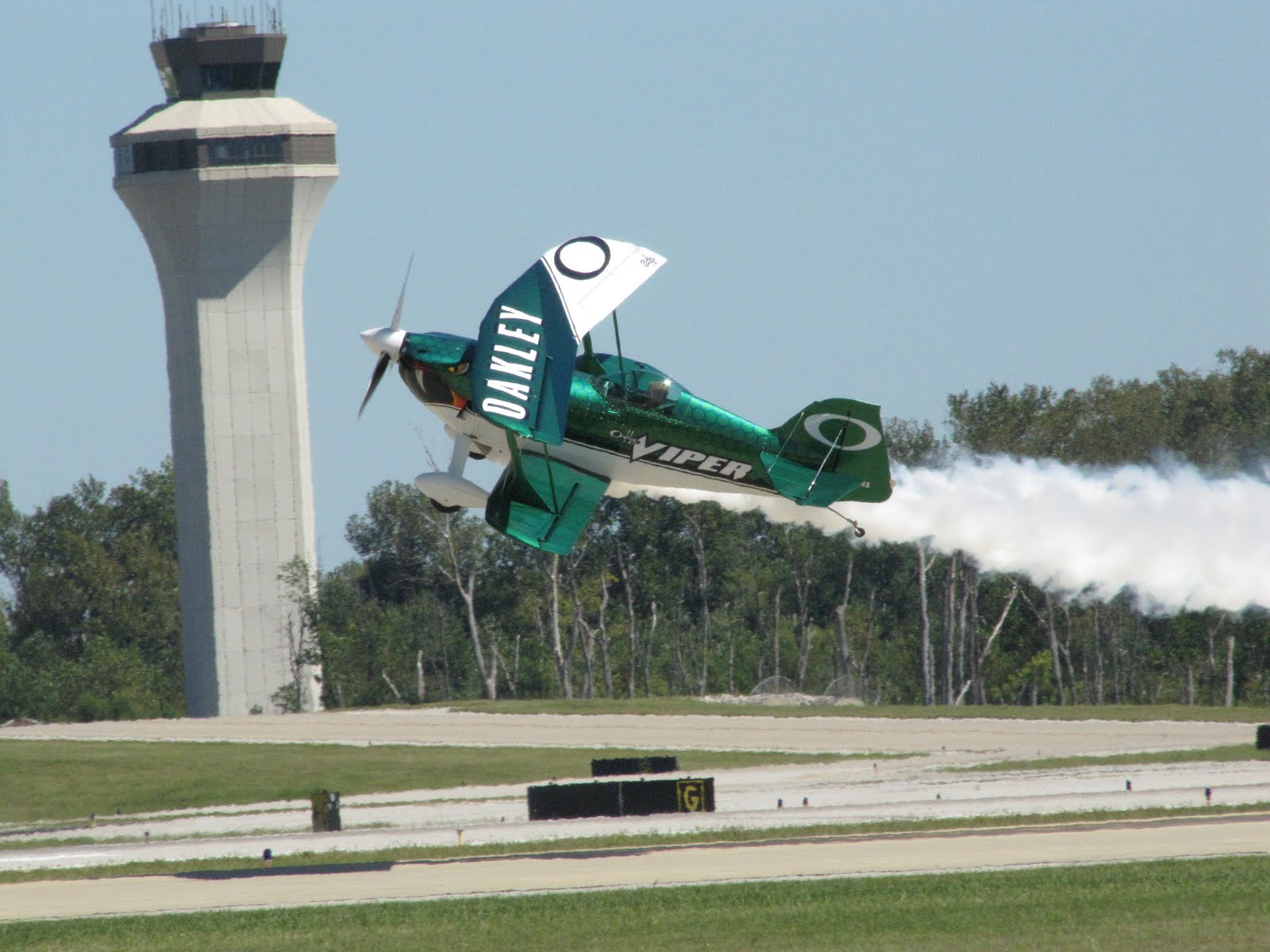 The Aero Experience Scott AFB Air Show Delights Large Audience Sept. 1112
