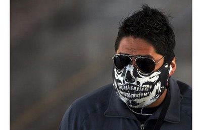 [swine-flu-funny-mask-01.jpg]