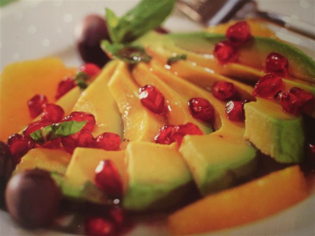Kochbuch für Max und Moritz: Avocado-Orangensalat mit Granatapfelkernen