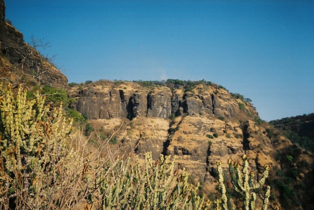 महाराष्ट्रातील किल्ले....: Mahuli