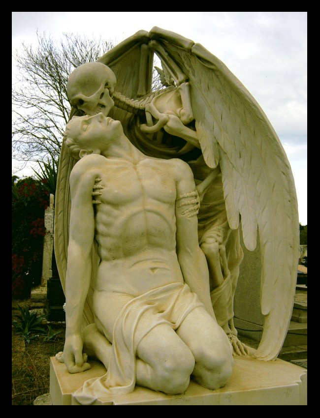 [Kiss_of_Death_by_dogmadic.jpg"><img]