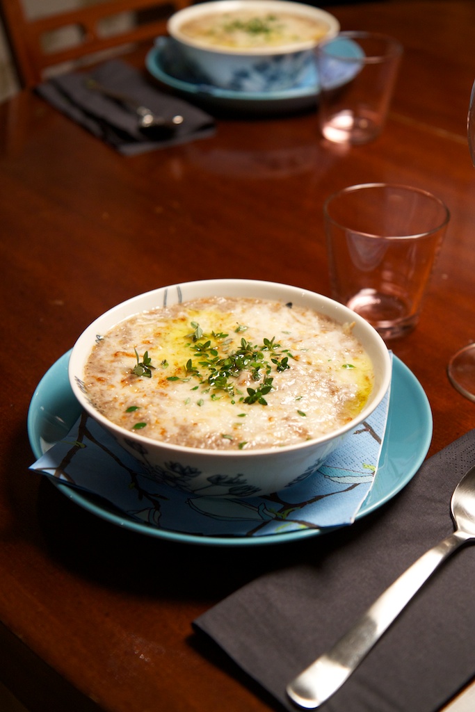 Siskot kokkaa Matthew'n munakoisokeitto eli sateisen illan lämmittäjä