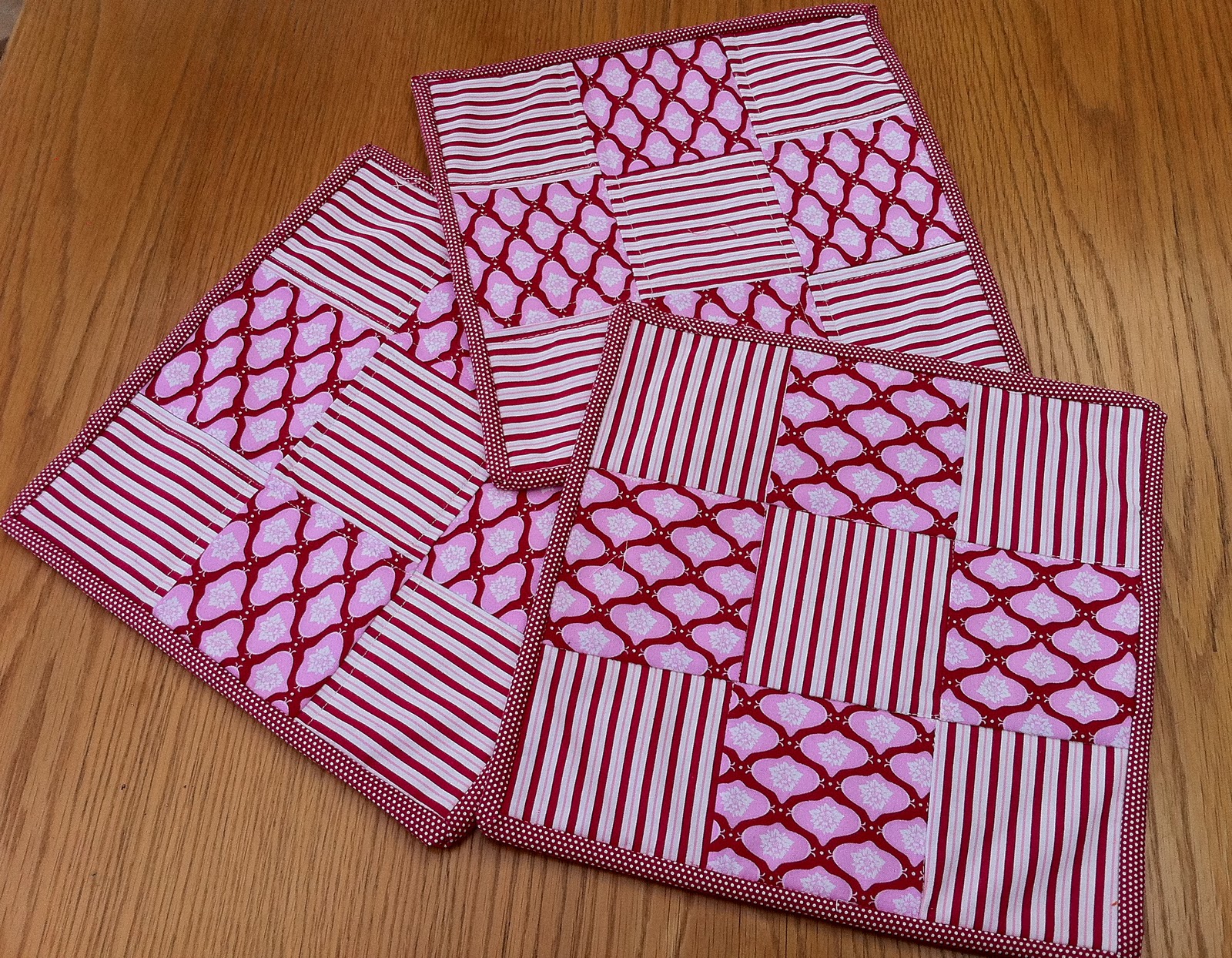 ToffleCraft Finished Table Mats and American Fabrics!