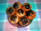 Kókuszos csokis vaníliás muffin, kókuszreszelékkel és barna cukorral.