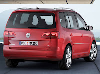 2011 Volkswagen Touran MPV 2