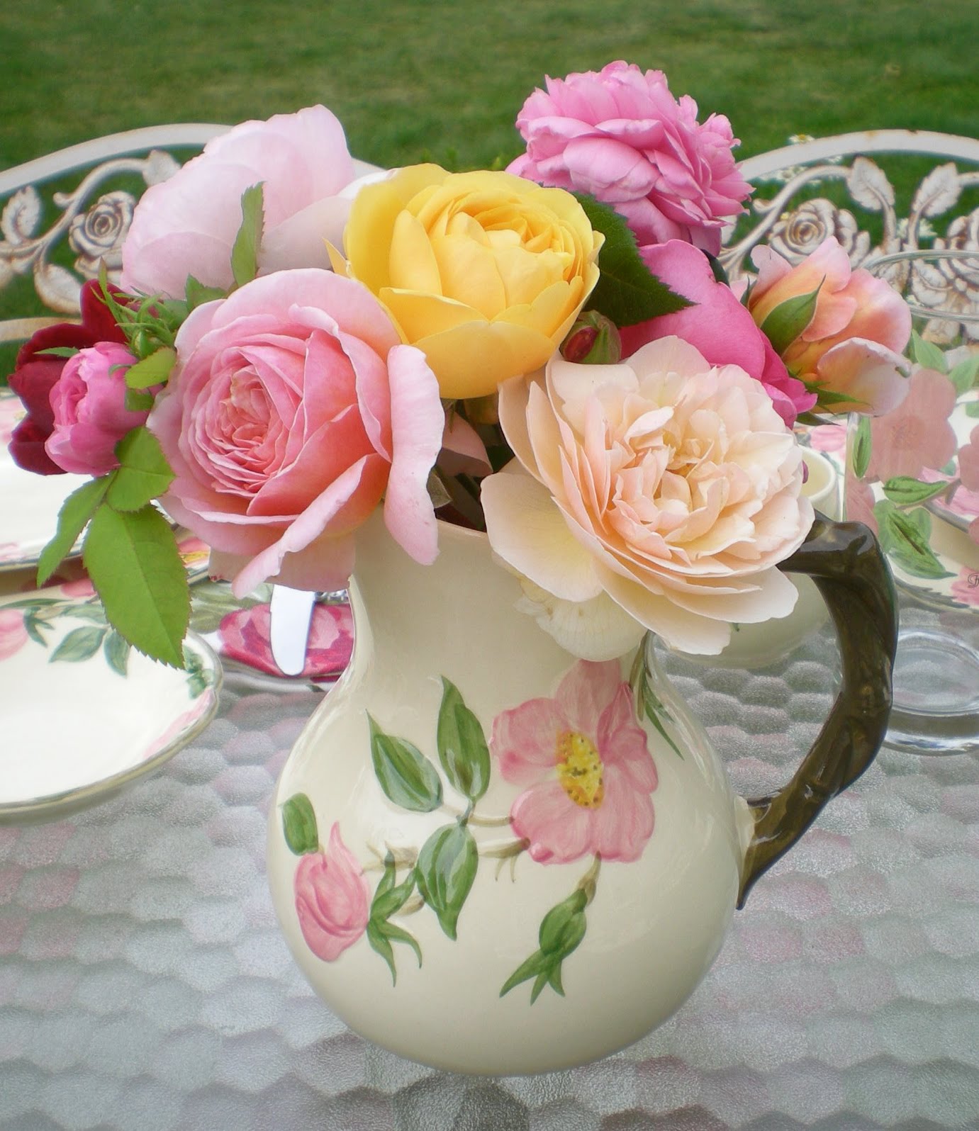 saltbox treasures: Desert Rose Tablescape