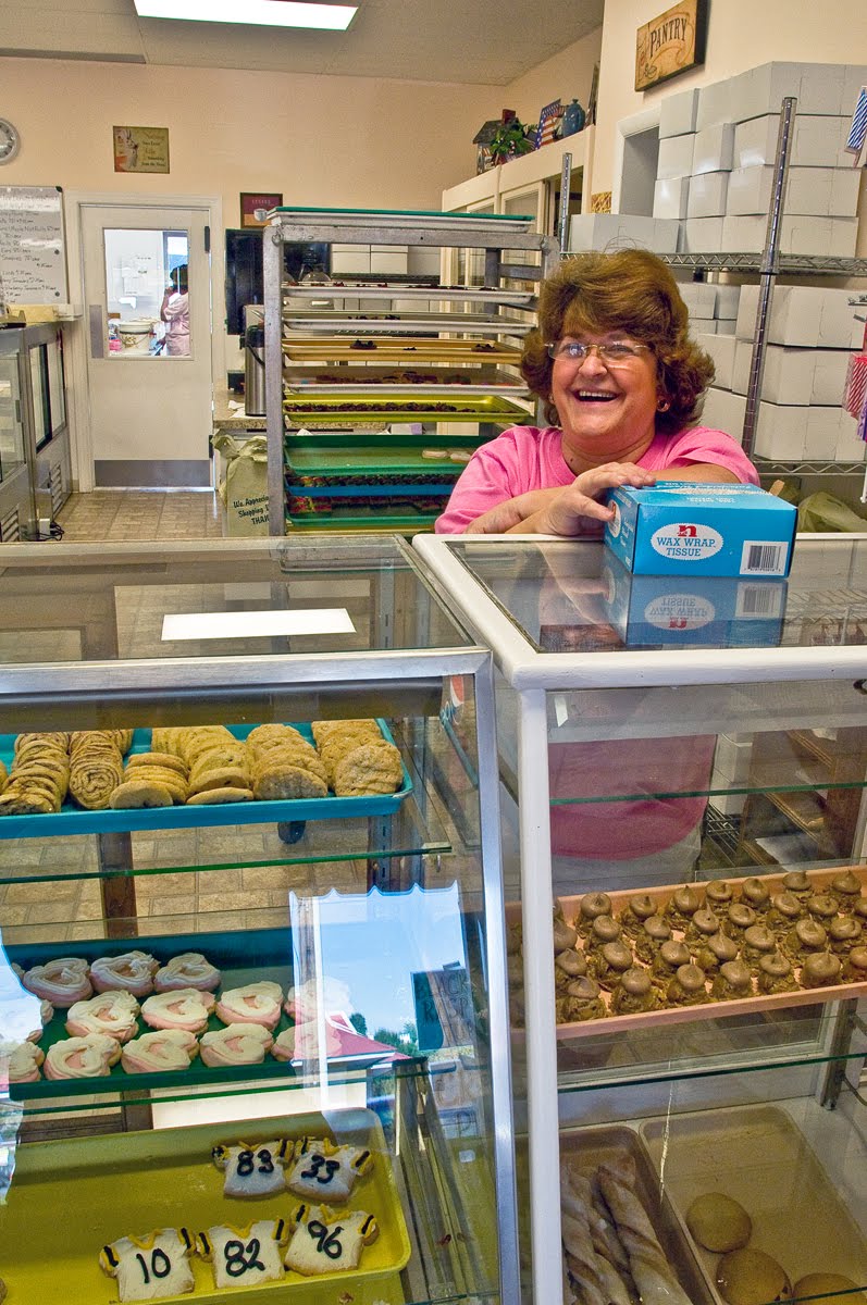 THE 17TH ANNUAL THANKSGIVING PHOTO SHOW 2010 7. Frank’s Bakery