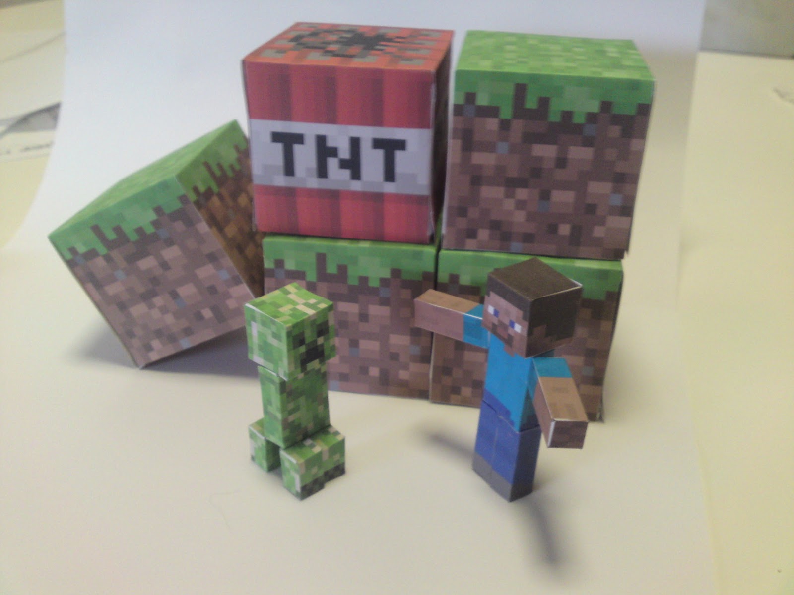 Blog This!: Paper Minecraft!