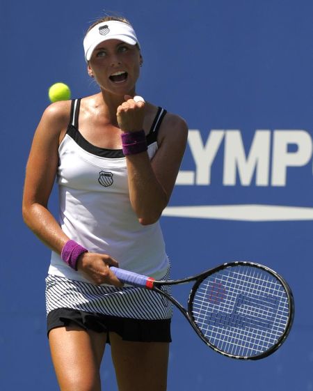 Vera Zvonareva hot photo gallery | Hot Female Tennis Players
