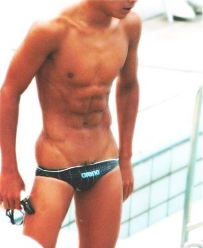 [TubeSteakSwimTiny060A.jpg]