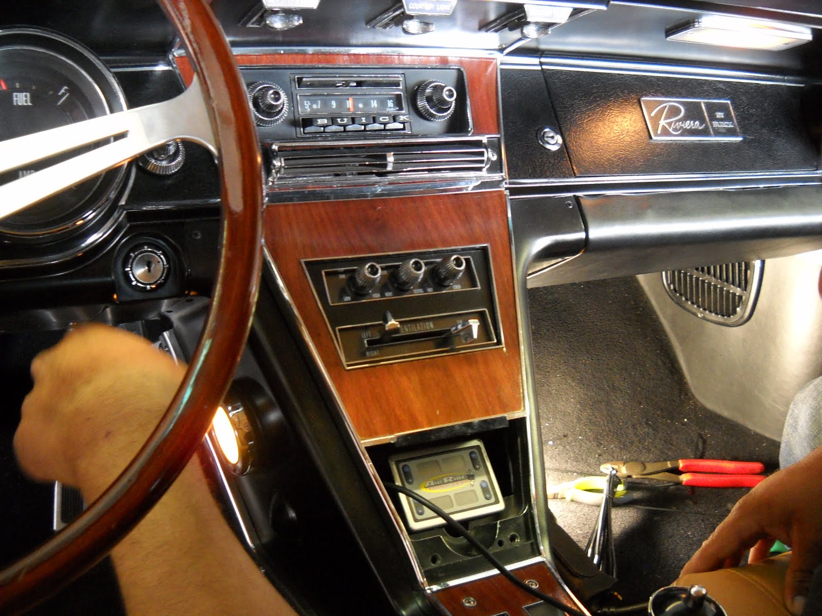 Traffic Jamz: 1965 Buick Riviera - Chopped Top
