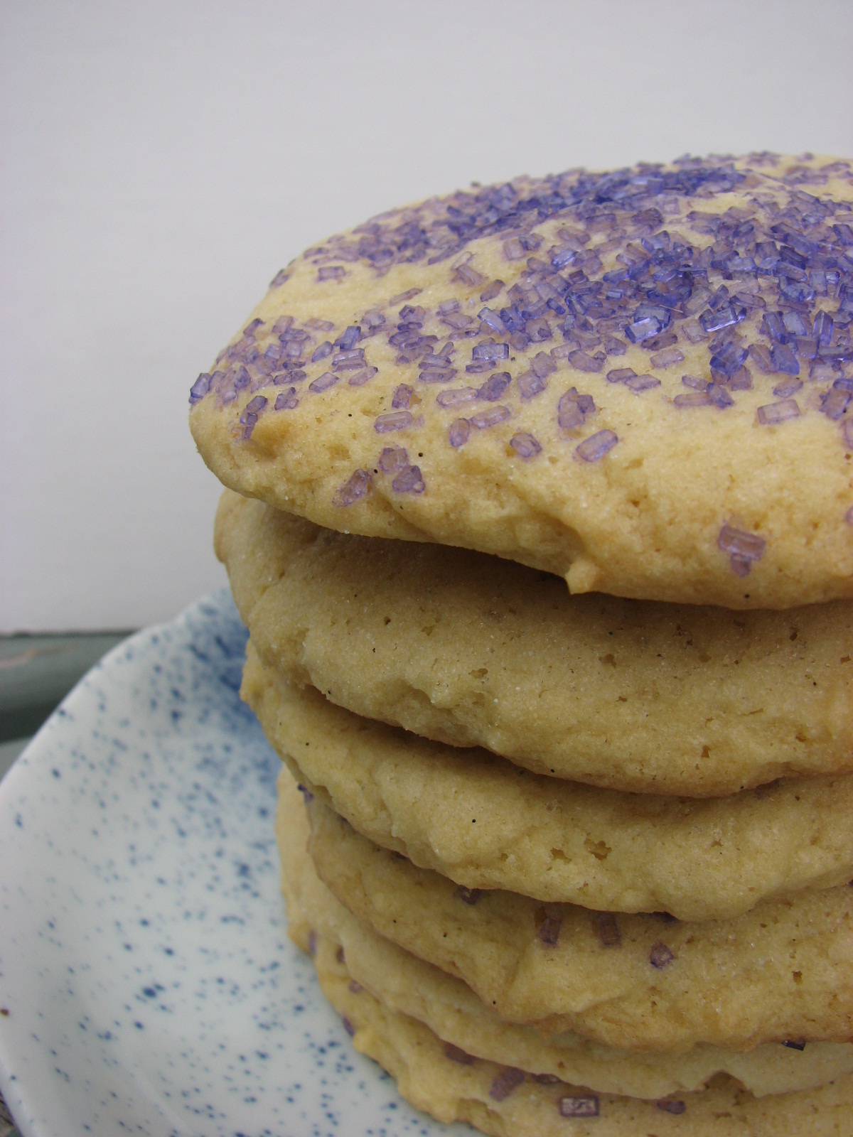 Heidi Bakes Crisp Sugar Cookies & decorating sugar cookies