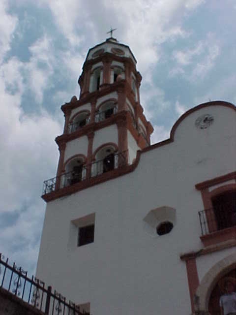 Parte la fachada de la iglesia de Santa Ursula