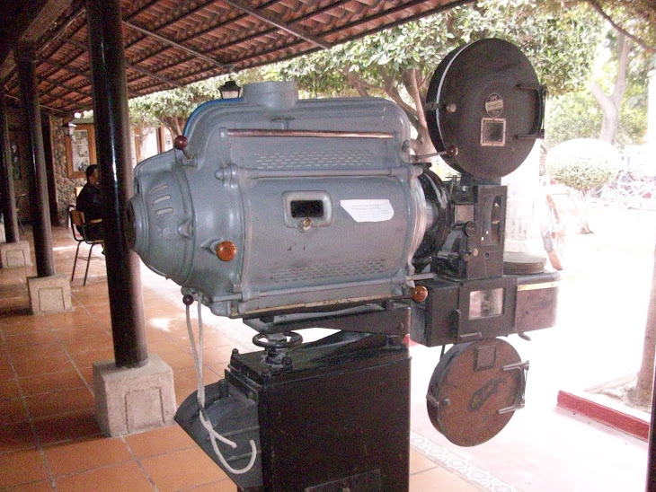 Proyector de películas que se utizaban en los cines del valle del Río San Lorenzo