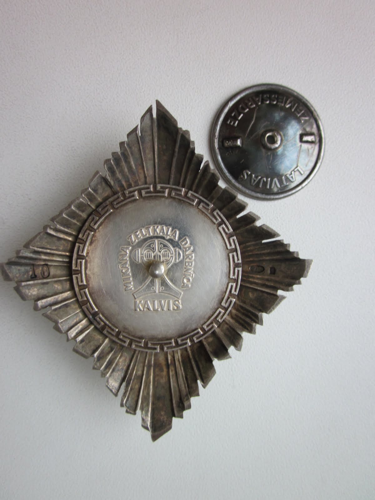 Latvieši vēstures likteņdzirnās Latvijas Republikas Zemessardze