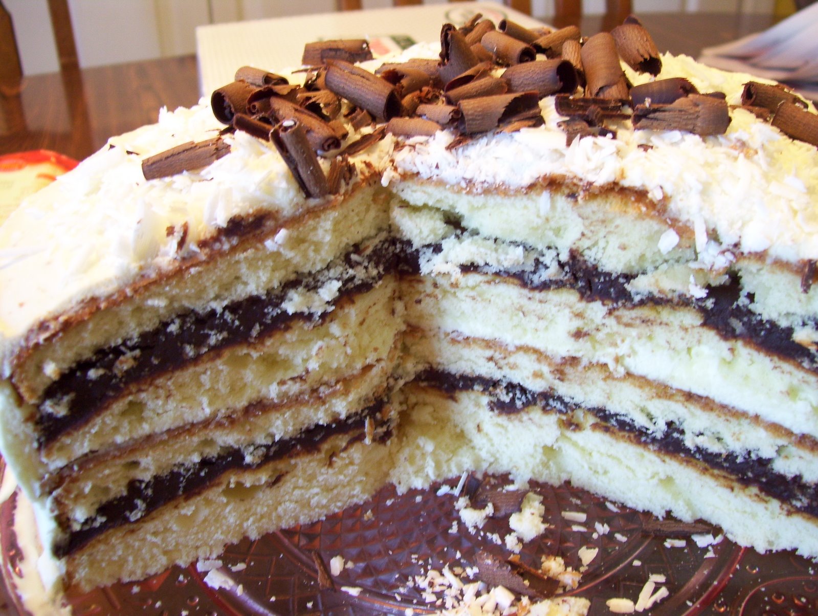 [black+and+white+cake.jpg]